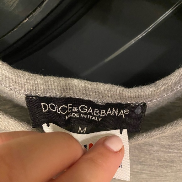 Dolce Gabana tee💗 - Picture 2 of 8